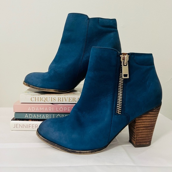 Aldo Womens Blue Ankle Boots/Booties Size 6 1/2 - Picture 1 of 10
